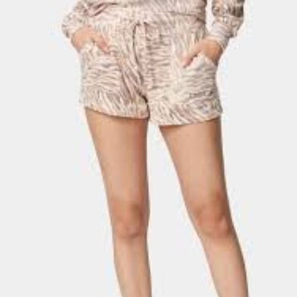 BEBE Knit Short In Bark Safari Print M - Picture 1 of 8